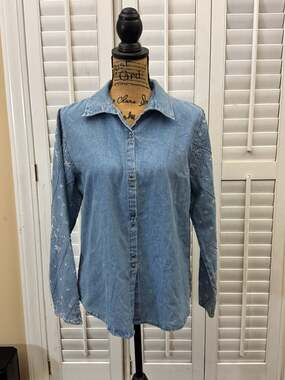Bobbie Brooks Button-Front Chambray Blue Blouse with Embroidered Sleeves